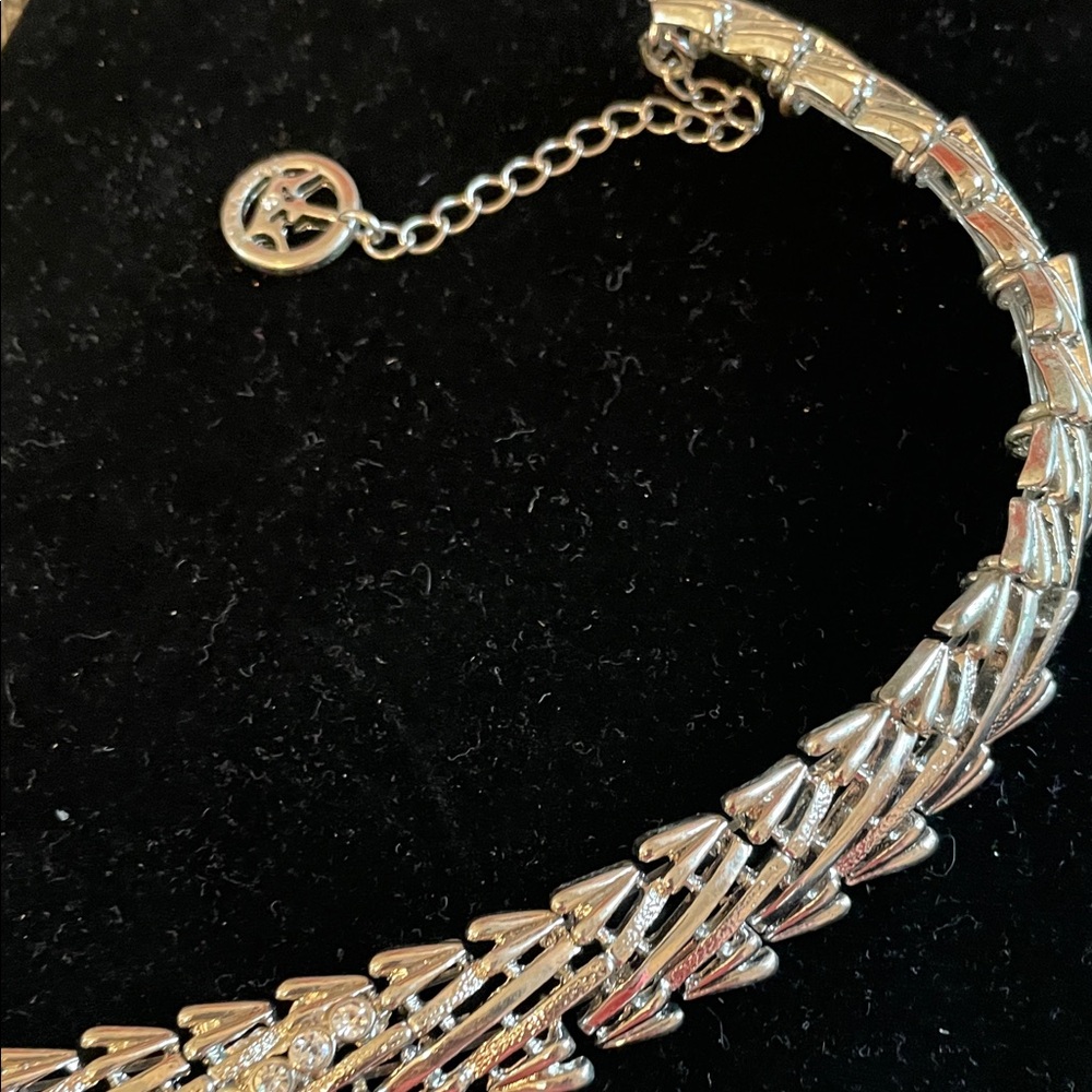 Vintage Trifari Crown 60s Silver tone  Chain Necklace - Picture 9 of 10